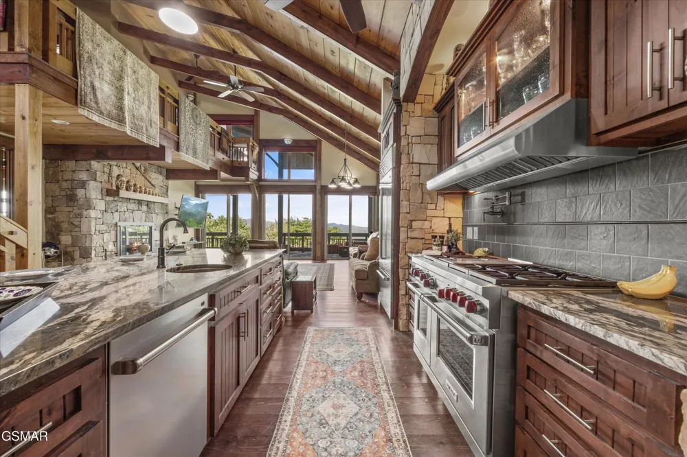 3301 Summit Trails Drive Sevierville, TN 37862