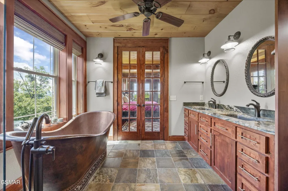 3301 Summit Trails Drive Sevierville, TN 37862