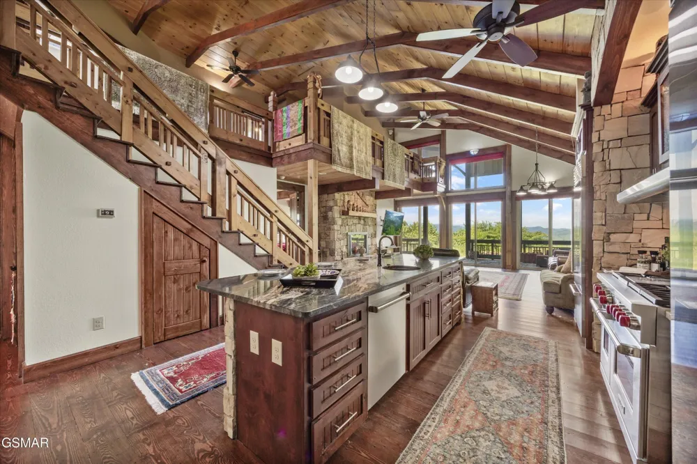 3301 Summit Trails Drive Sevierville, TN 37862