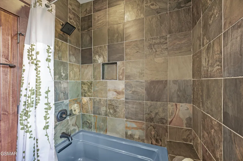 3301 Summit Trails Drive Sevierville, TN 37862