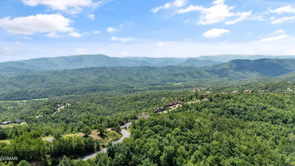 3301 Summit Trails Drive Sevierville, TN 37862