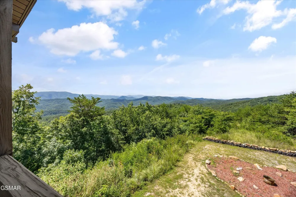 3301 Summit Trails Drive Sevierville, TN 37862