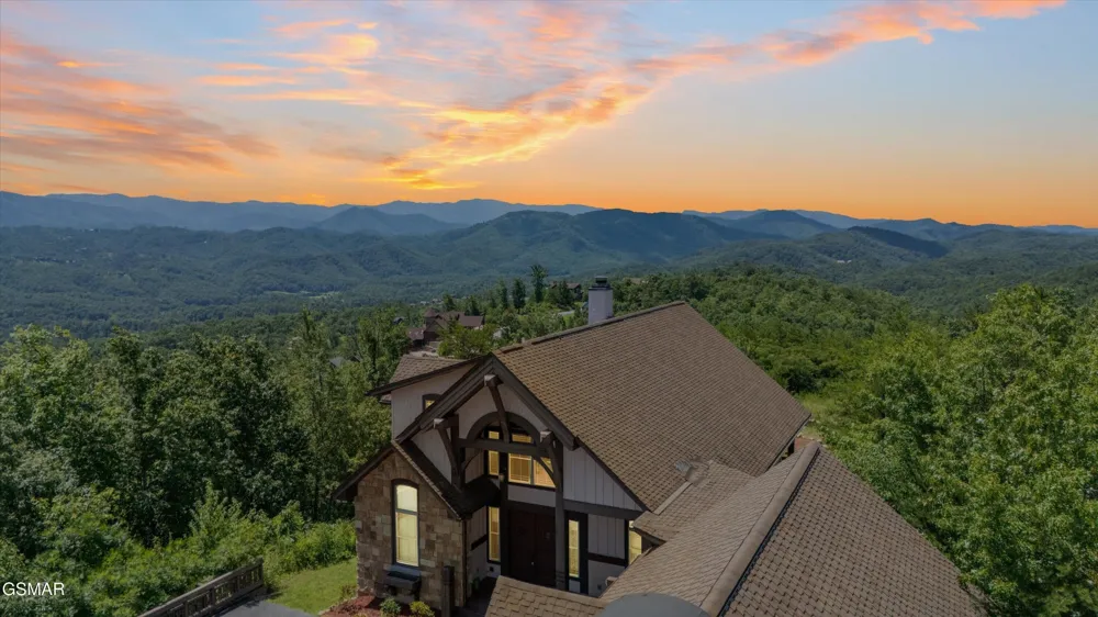 3301 Summit Trails Drive Sevierville, TN 37862