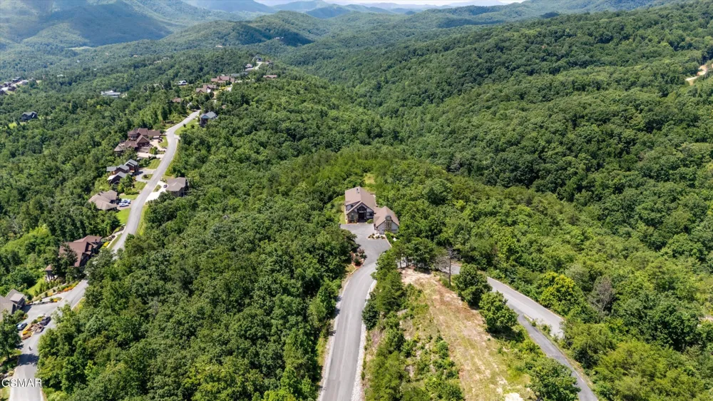 3301 Summit Trails Drive Sevierville, TN 37862