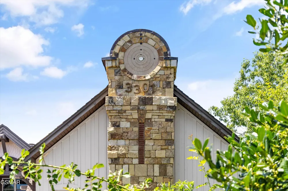 3301 Summit Trails Drive Sevierville, TN 37862