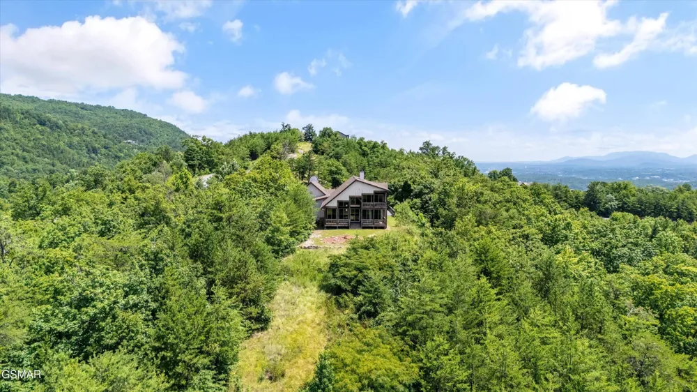 3301 Summit Trails Drive Sevierville, TN 37862