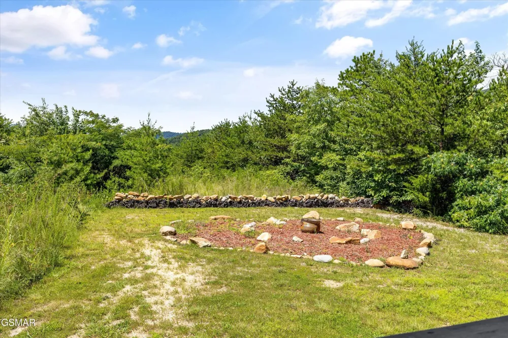 3301 Summit Trails Drive Sevierville, TN 37862