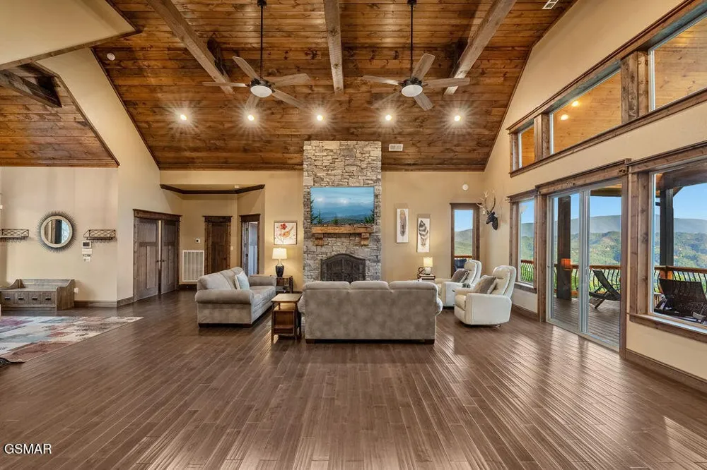 3222 Laurel Cove Trail Sevierville, TN 37862