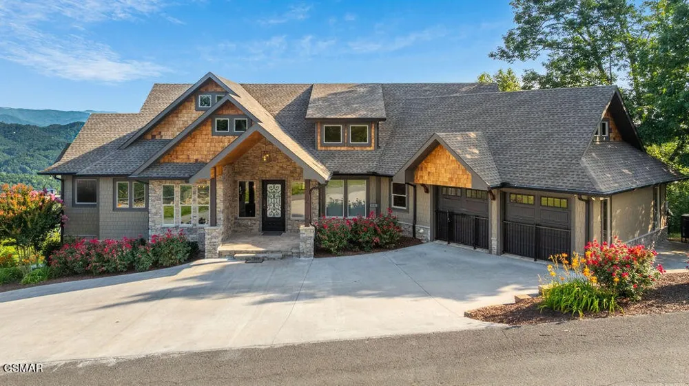 3222 Laurel Cove Trail Sevierville, TN 37862