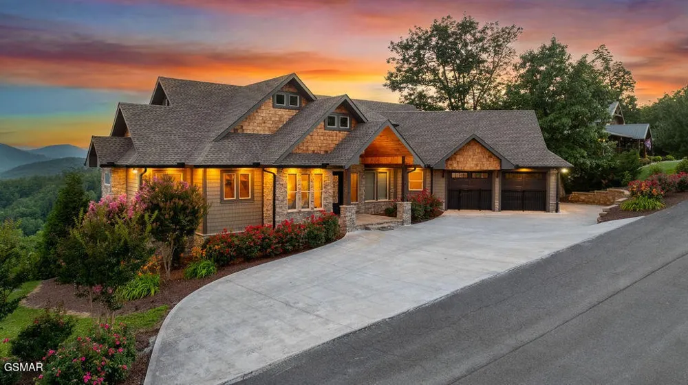 3222 Laurel Cove Trail Sevierville, TN 37862