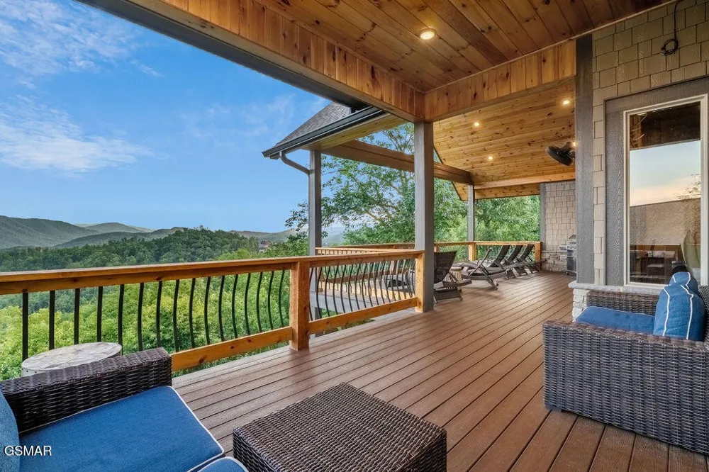 3222 Laurel Cove Trail Sevierville, TN 37862