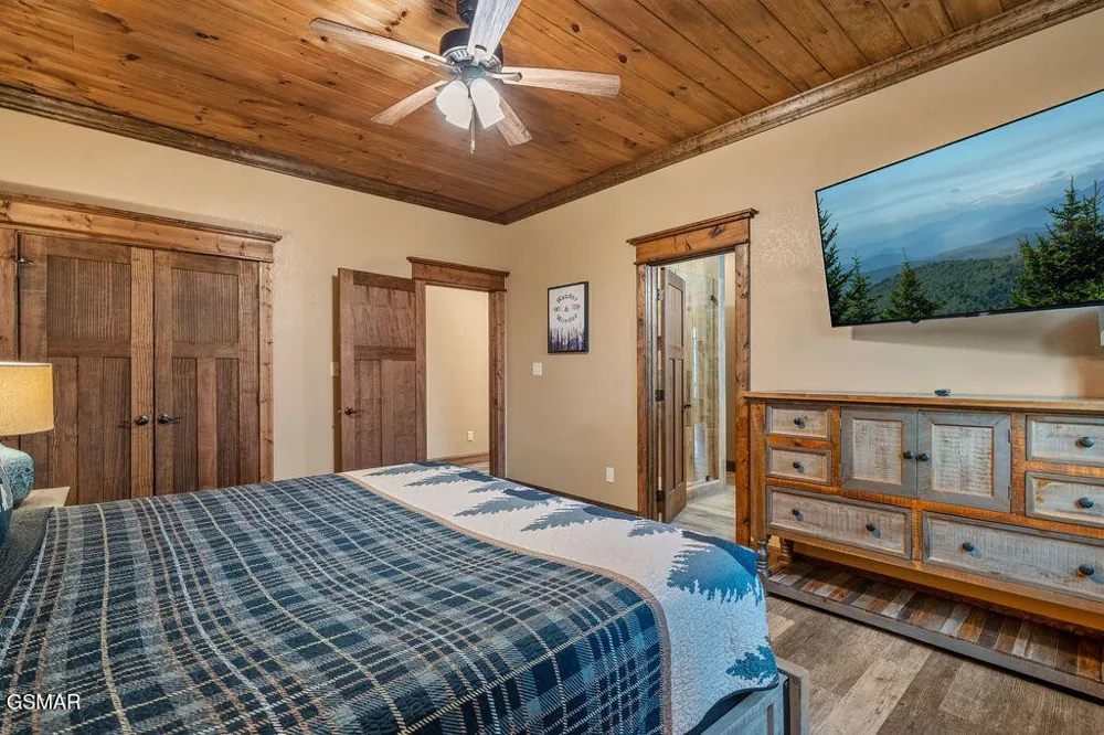 3222 Laurel Cove Trail Sevierville, TN 37862