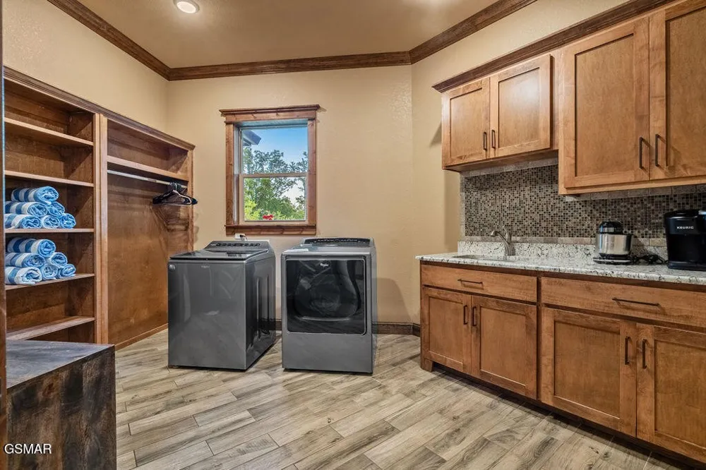 3222 Laurel Cove Trail Sevierville, TN 37862