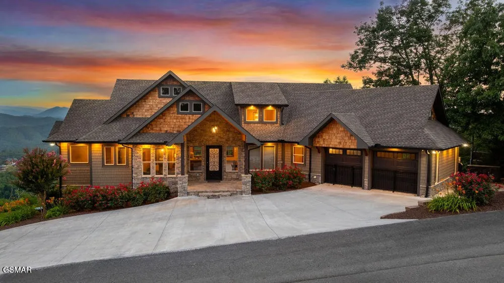 3222 Laurel Cove Trail Sevierville, TN 37862