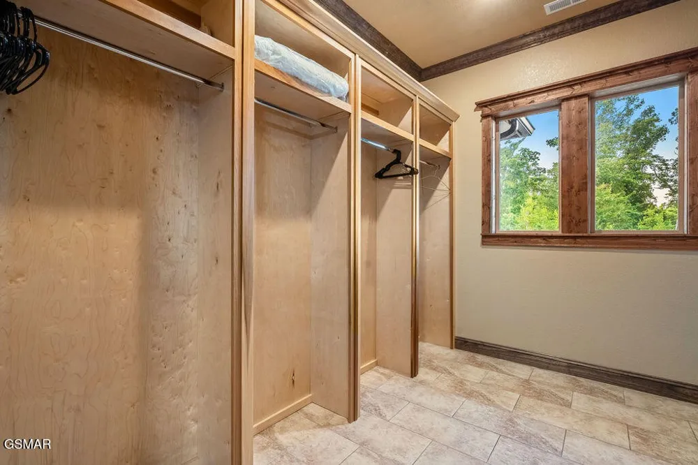 3222 Laurel Cove Trail Sevierville, TN 37862