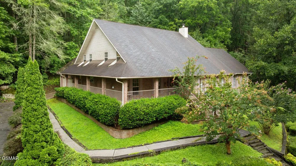 3012 Roaring Creek Way Sevierville, TN 37862