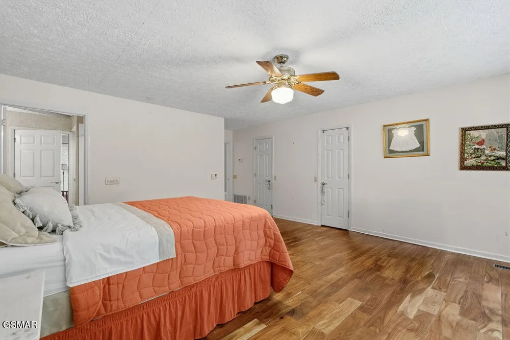 3012 Roaring Creek Way Sevierville, TN 37862