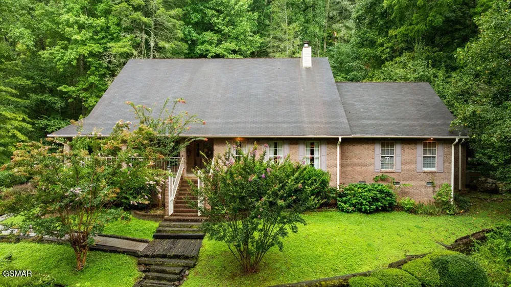 3012 Roaring Creek Way Sevierville, TN 37862