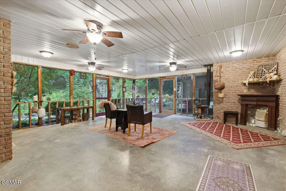 3012 Roaring Creek Way Sevierville, TN 37862