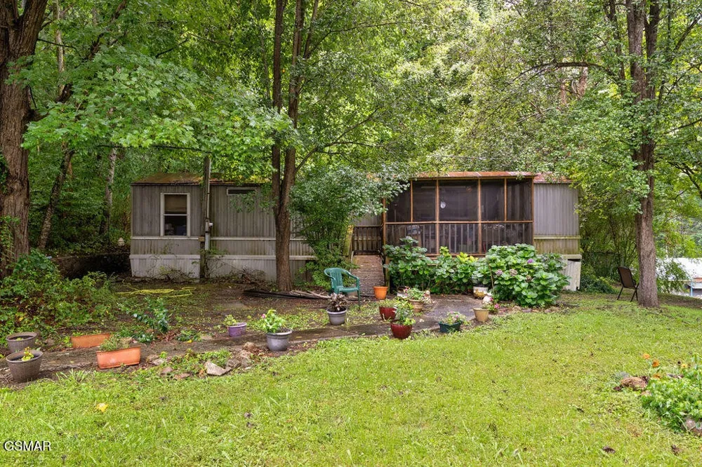 3012 Roaring Creek Way Sevierville, TN 37862