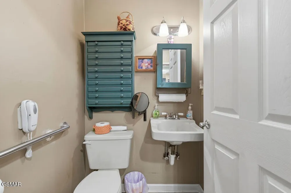 3012 Roaring Creek Way Sevierville, TN 37862