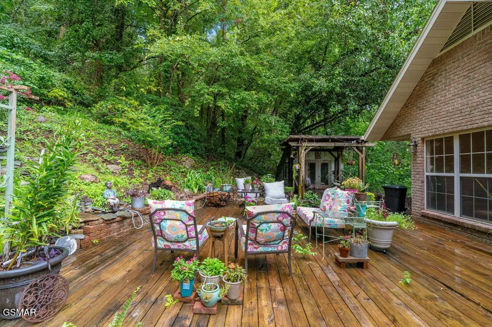 3012 Roaring Creek Way Sevierville, TN 37862