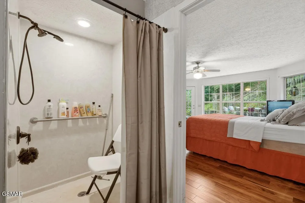 3012 Roaring Creek Way Sevierville, TN 37862