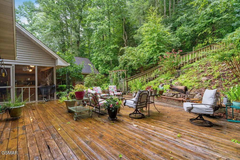 3012 Roaring Creek Way Sevierville, TN 37862