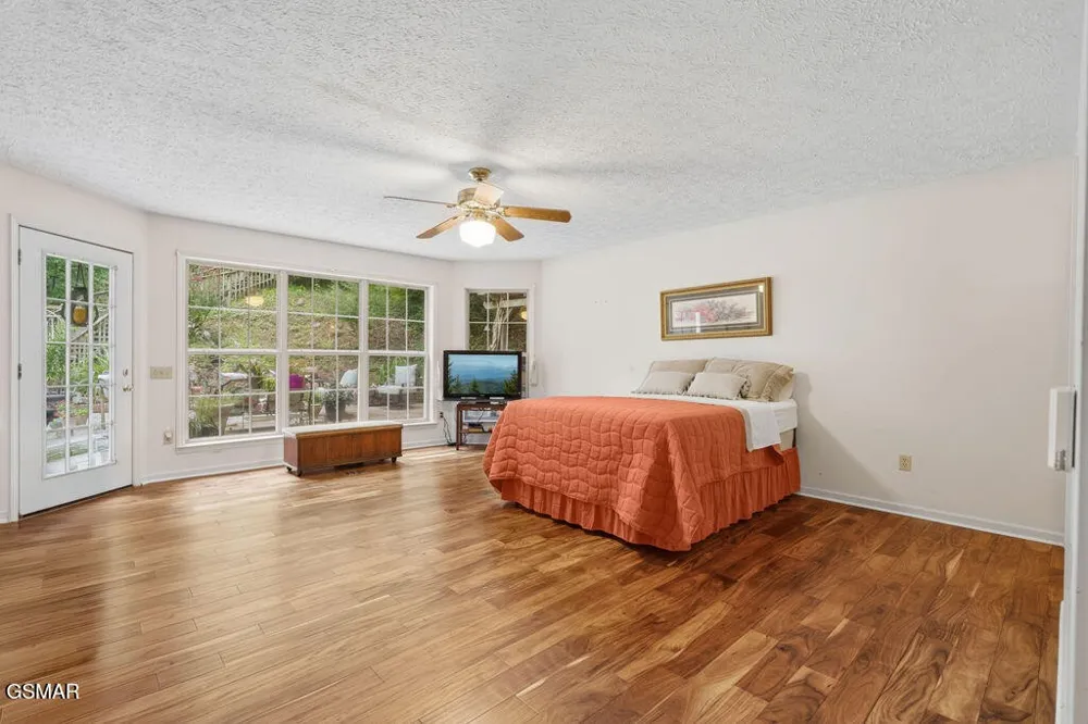 3012 Roaring Creek Way Sevierville, TN 37862