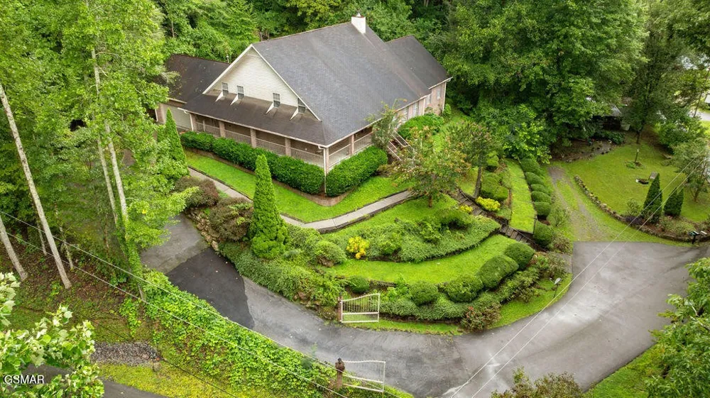 3012 Roaring Creek Way Sevierville, TN 37862