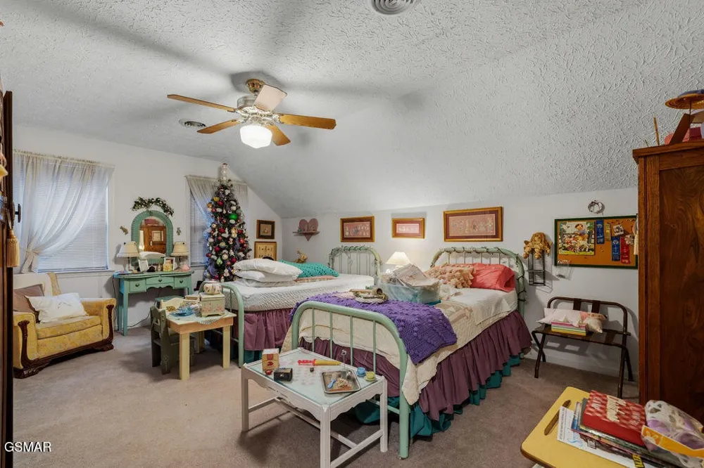 3012 Roaring Creek Way Sevierville, TN 37862