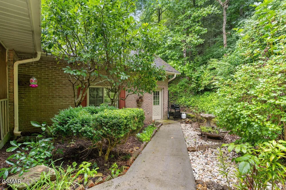3012 Roaring Creek Way Sevierville, TN 37862