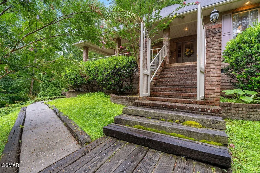 3012 Roaring Creek Way Sevierville, TN 37862