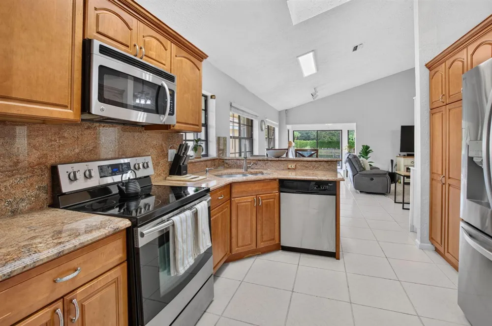 6851 BITTERBUSH PLACE Boynton Beach, FL 33472