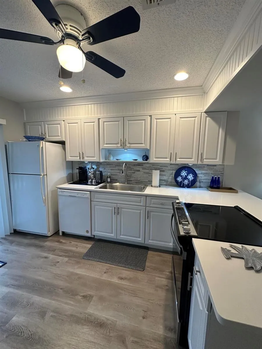 8075 SE VILLA CIRCLE Hobe Sound, FL 33455