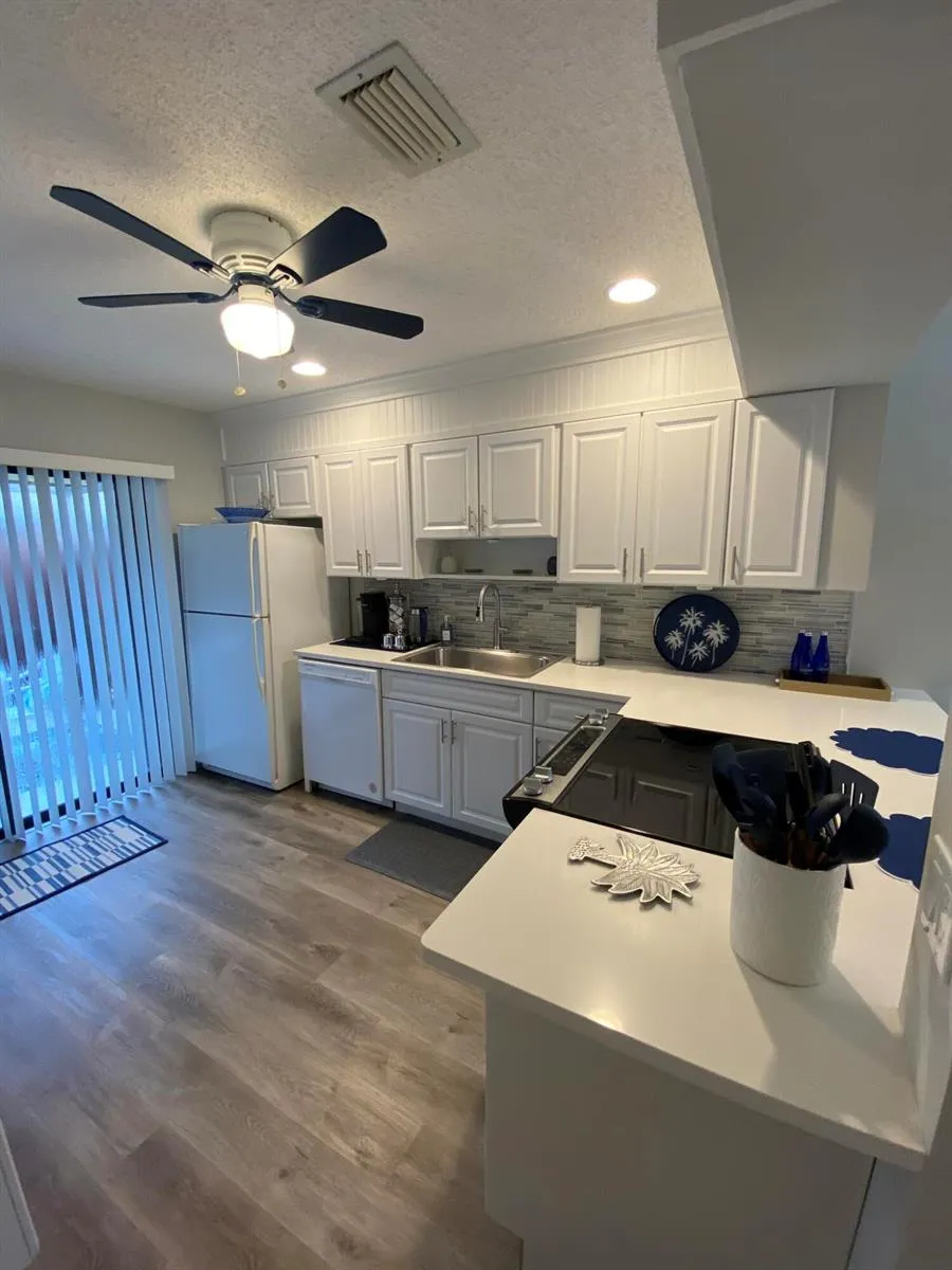 8075 SE VILLA CIRCLE Hobe Sound, FL 33455
