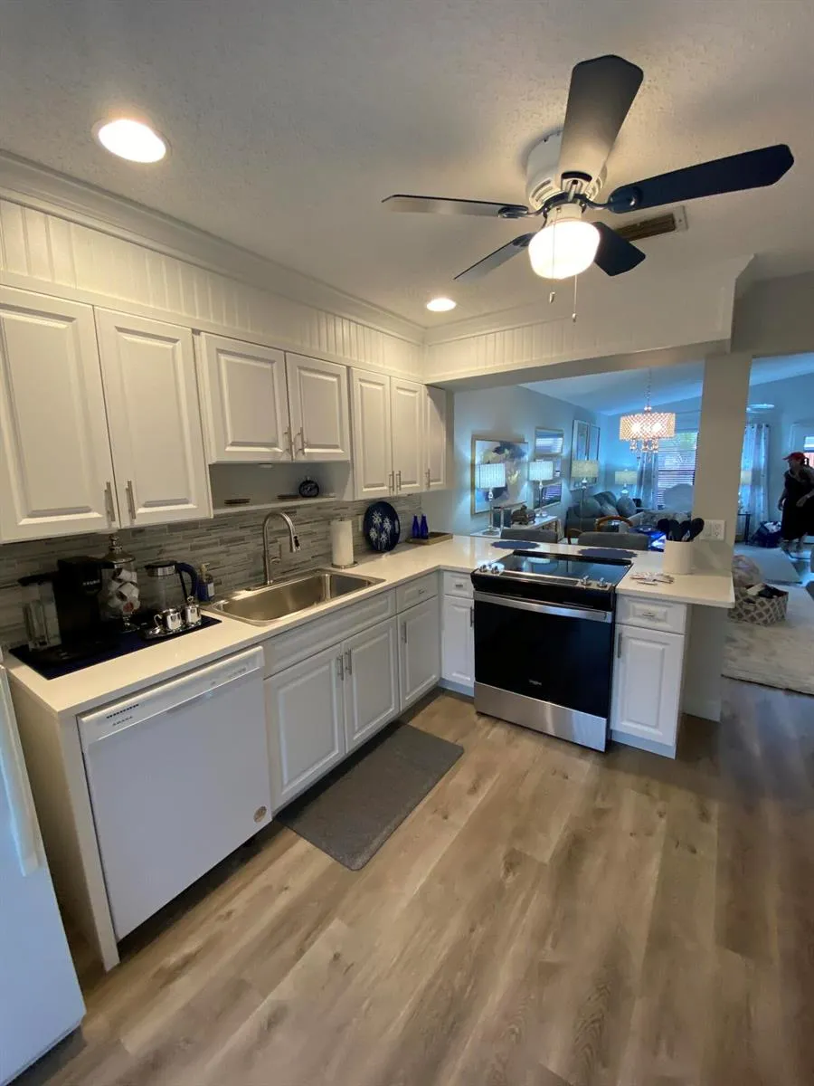 8075 SE VILLA CIRCLE Hobe Sound, FL 33455