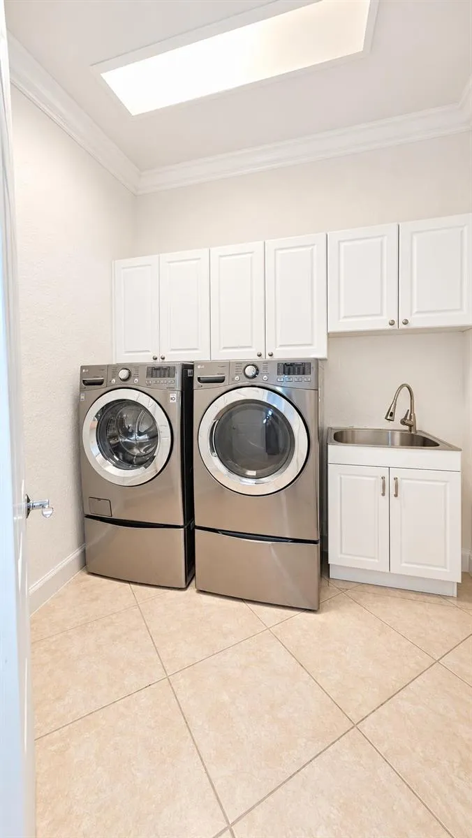 443 PINE TREE COURT Atlantis, FL 33462