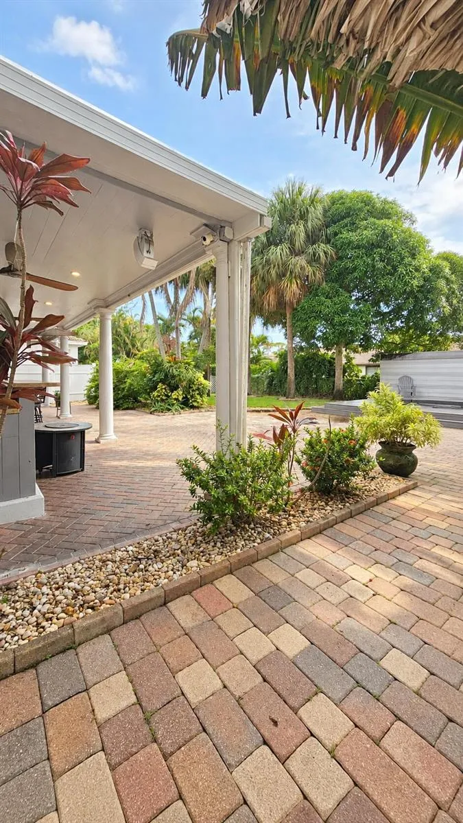 443 PINE TREE COURT Atlantis, FL 33462