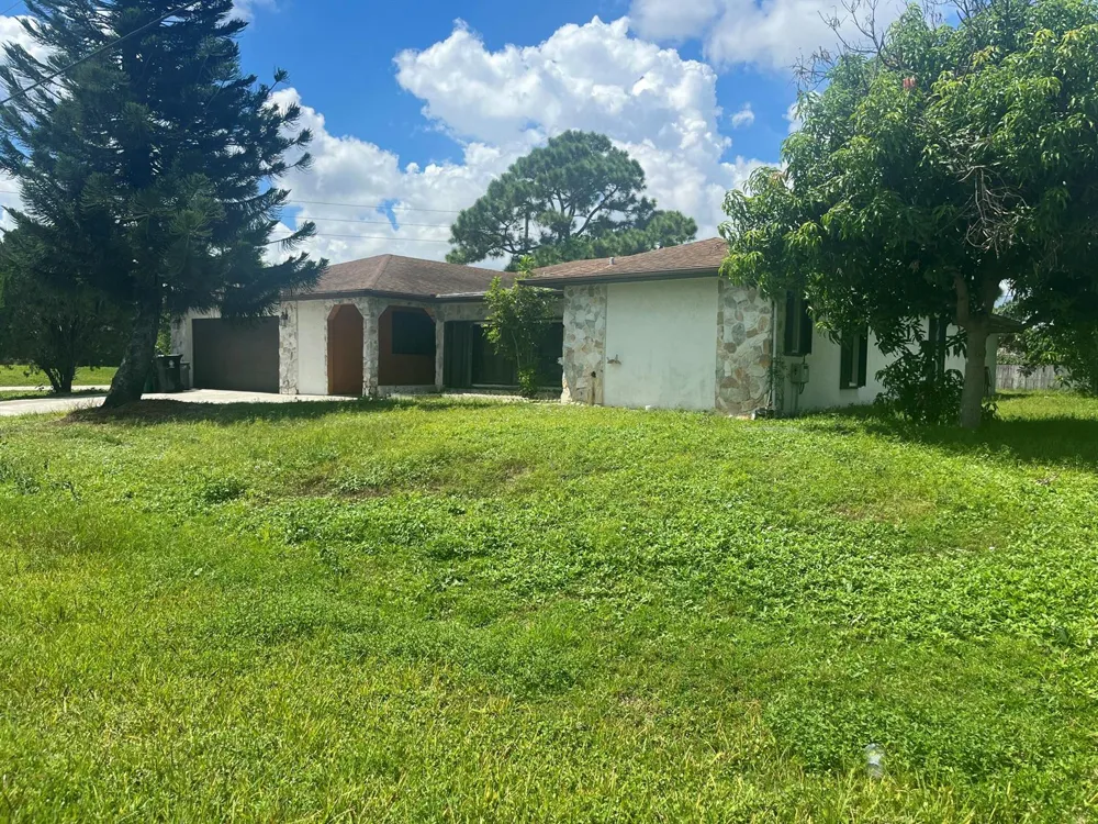 1698 SE Manth Lane Port St. Lucie, FL 34983