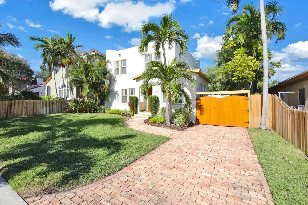 607 Flamingo Drive West Palm Beach, FL 33401