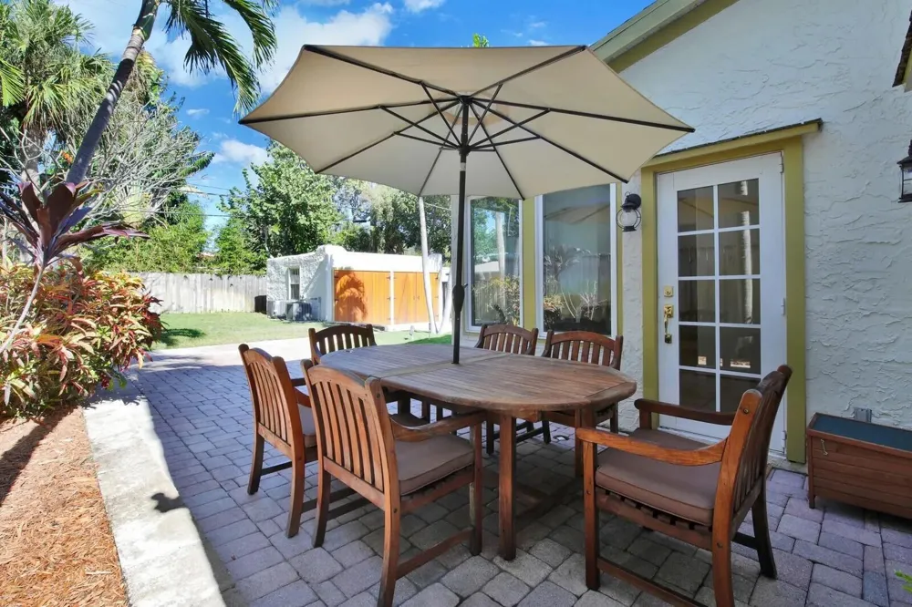 607 Flamingo Drive West Palm Beach, FL 33401