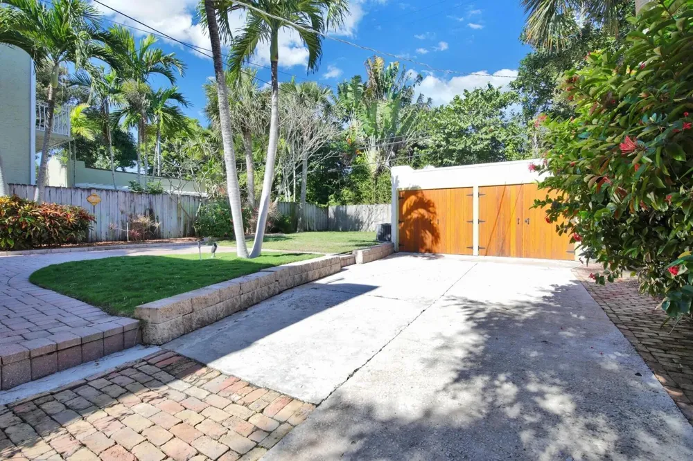 607 Flamingo Drive West Palm Beach, FL 33401