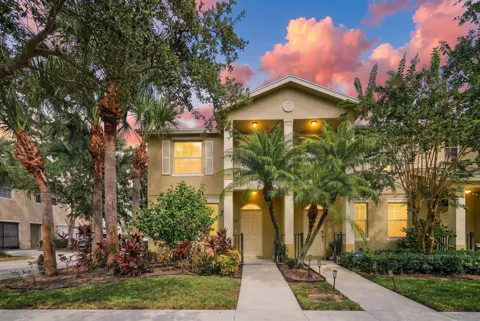 2124 SE Grand Drive