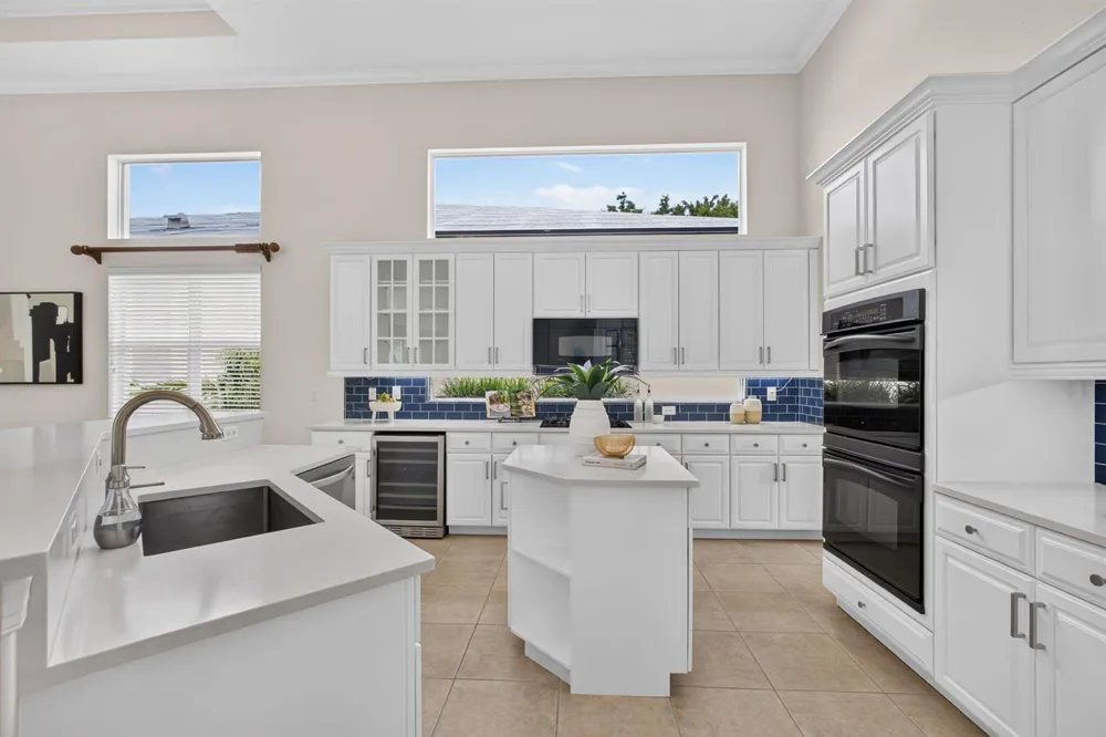 540 Les Jardin Drive Palm Beach Gardens, FL 33410