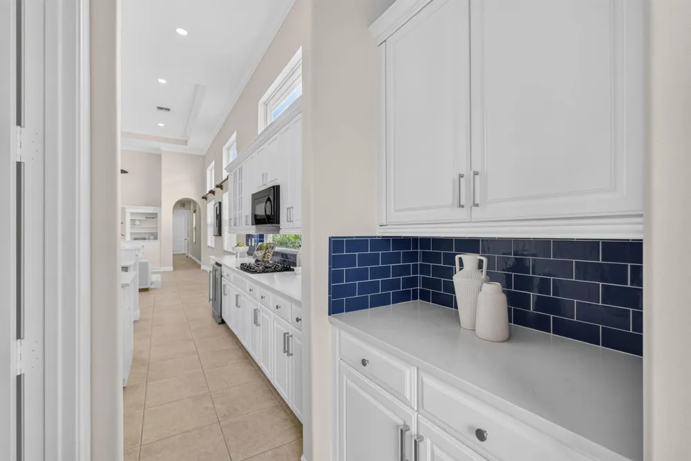 540 Les Jardin Drive Palm Beach Gardens, FL 33410