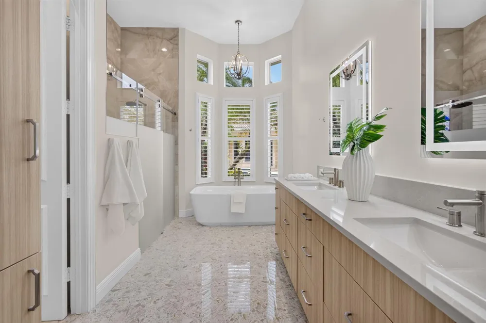 540 Les Jardin Drive Palm Beach Gardens, FL 33410