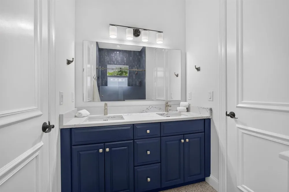 540 Les Jardin Drive Palm Beach Gardens, FL 33410