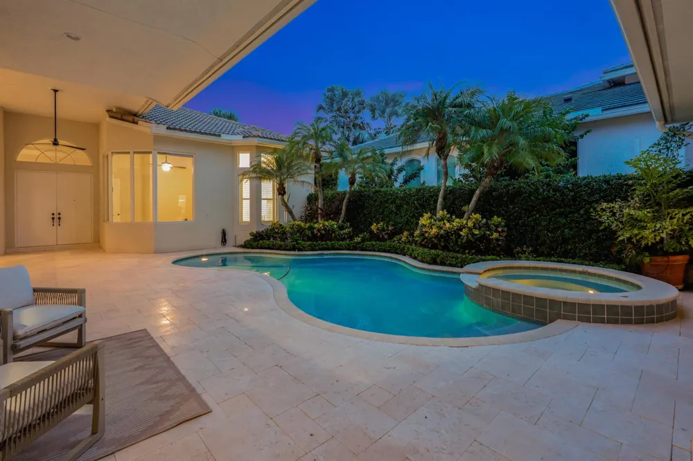 540 Les Jardin Drive Palm Beach Gardens, FL 33410