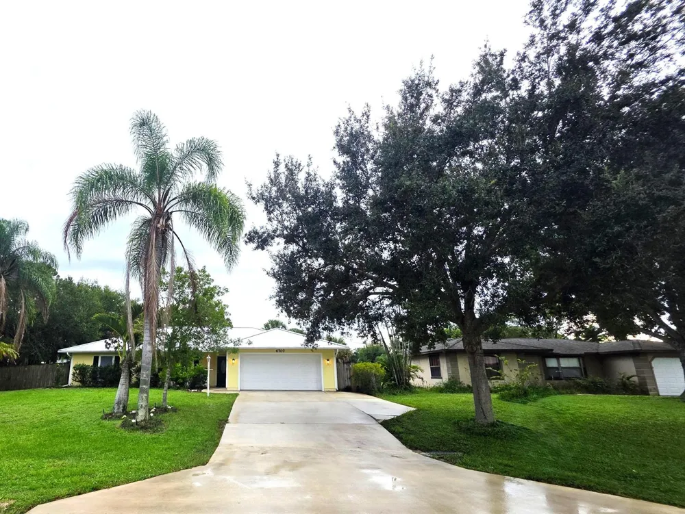 6707 Coquina Avenue Fort Pierce, FL 34951